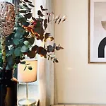 Apartment Schickes, Stilvolles Und Helles In