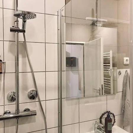 شقة Modernes Apartment Mit Balkon & Highspeed-Wlan