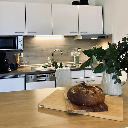 Schickes, Stilvolles Und Helles In Apartament
