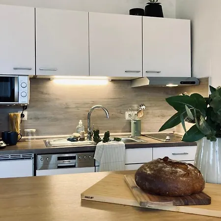 Schickes, Stilvolles Und Helles In Apartment *