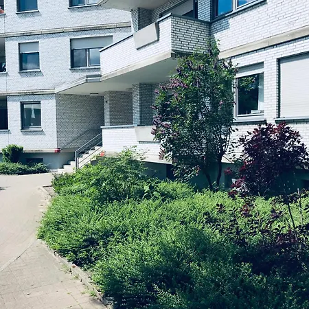 Modernes Apartment Mit Balkon & Highspeed-Wlan شقة